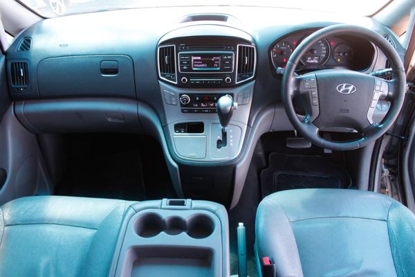 2017-Hyundai-H-1-25-CRDi-Elite-Auto image:11