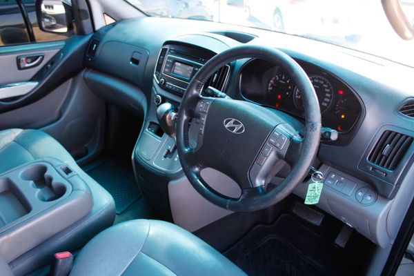 2017-Hyundai-H-1-25-CRDi-Elite-Auto image:12