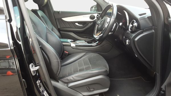 2022-Mercedes-Benz-GLC-Coupe-300d-4Matic image:13