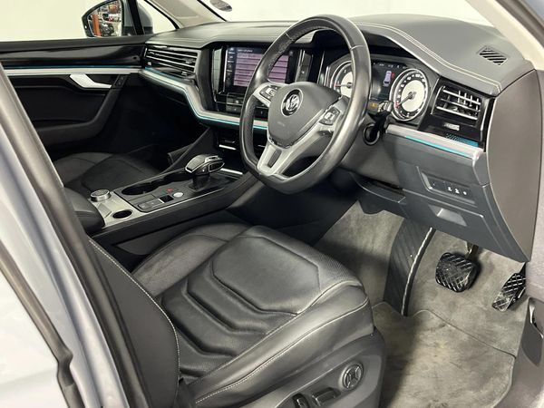 2018-Volkswagen-Touareg-30-TDI-V6-Executive image:9