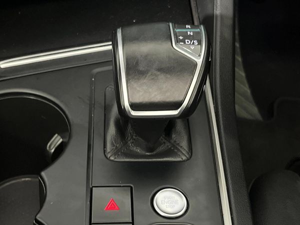 2018-Volkswagen-Touareg-30-TDI-V6-Executive image:10