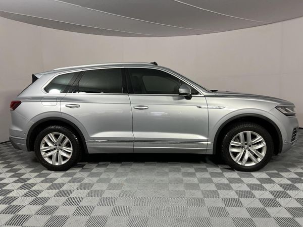 2018-Volkswagen-Touareg-30-TDI-V6-Executive image:18