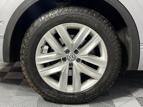 2018-Volkswagen-Touareg-30-TDI-V6-Executive image:7