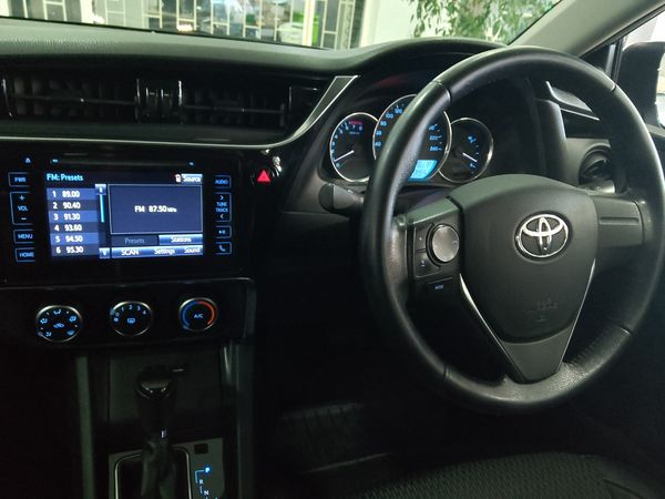 2022-Toyota-Corolla-Quest-18-Prestige-Auto image:9