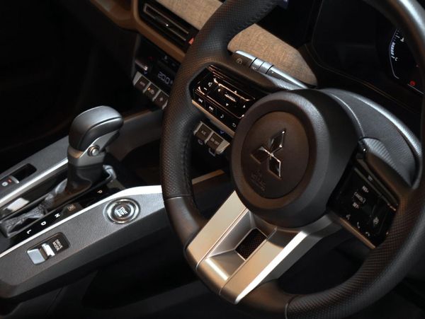 2025-Mitsubishi-Outlander-Sport-15-Exceed-Auto image:13