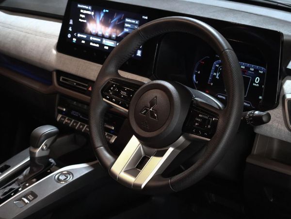 2025-Mitsubishi-Outlander-Sport-15-Exceed-Auto image:18