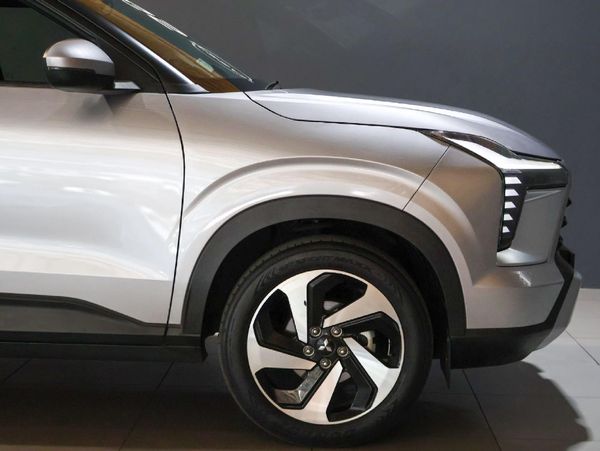 2025-Mitsubishi-Outlander-Sport-15-Exceed-Auto image:5