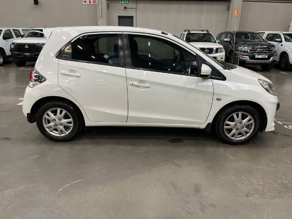 2016-Honda-Brio-12-Comfort-5-dr image:1