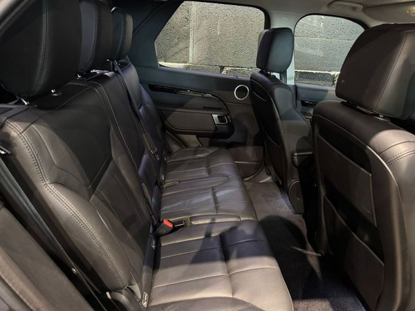 2017-Land-Rover-Discovery-30-TD6-SE image:8