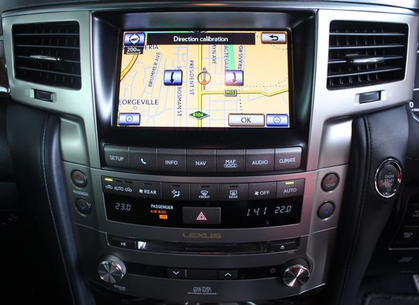 2014-Lexus-LX-570-SE-Auto image:16