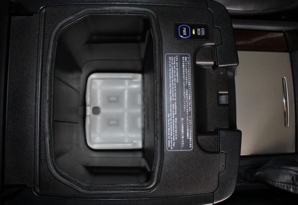 2014-Lexus-LX-570-SE-Auto image:18
