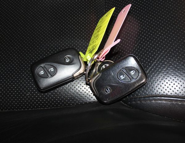 2014-Lexus-LX-570-SE-Auto image:26
