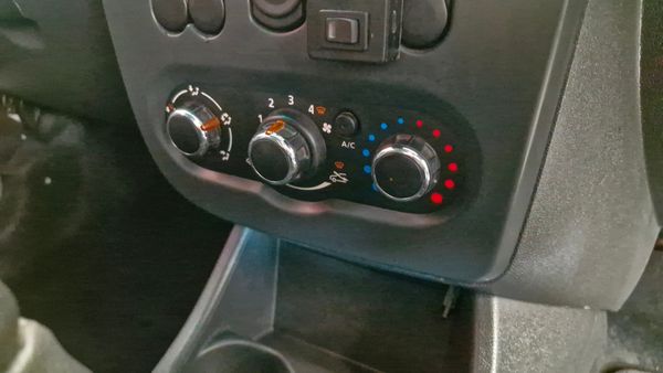 2020-Nissan-NP200-15-dCi-Safety-Pack image:12