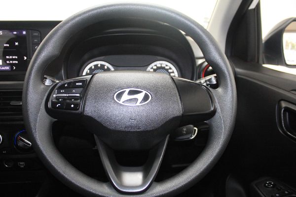 2024-Hyundai-Grand-i10-12-Motion-Auto image:9