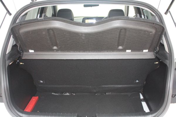 2024-Hyundai-Grand-i10-12-Motion-Auto image:13