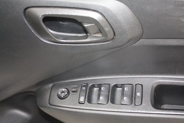 2024-Hyundai-Grand-i10-12-Motion-Auto image:15