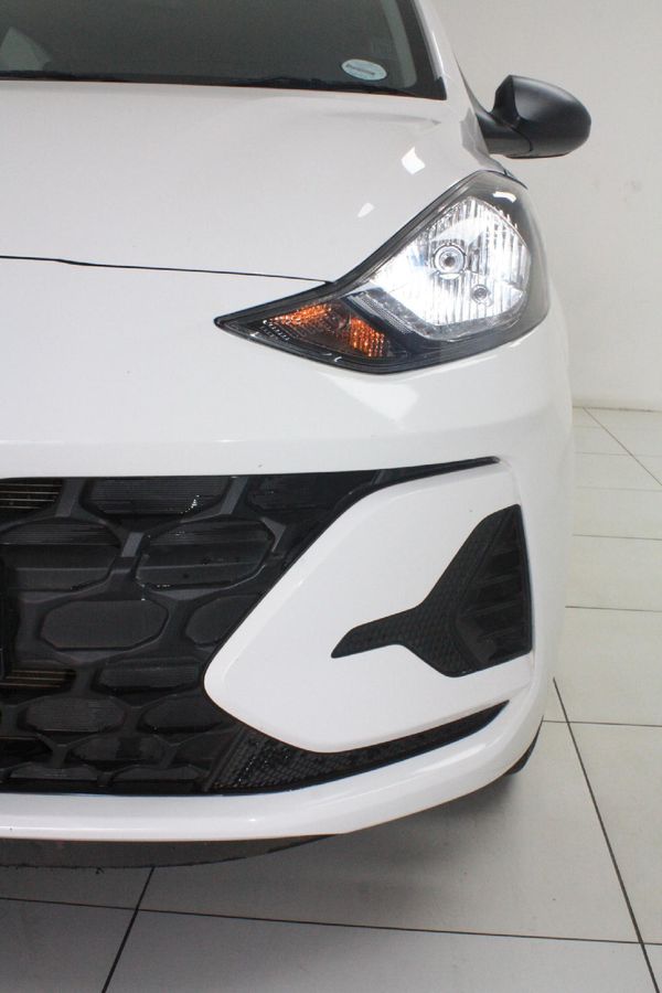 2024-Hyundai-Grand-i10-12-Motion-Auto image:19
