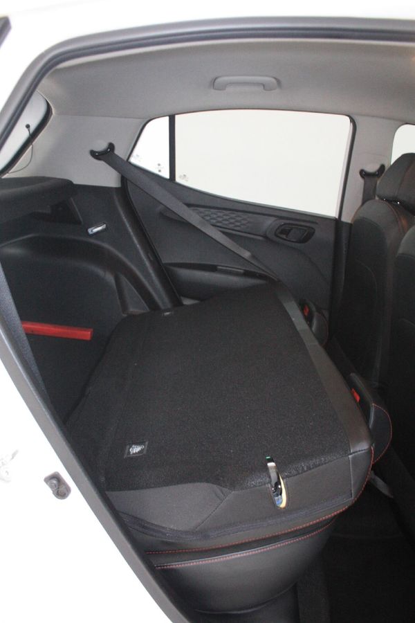 2024-Hyundai-Grand-i10-12-Motion-Auto image:24