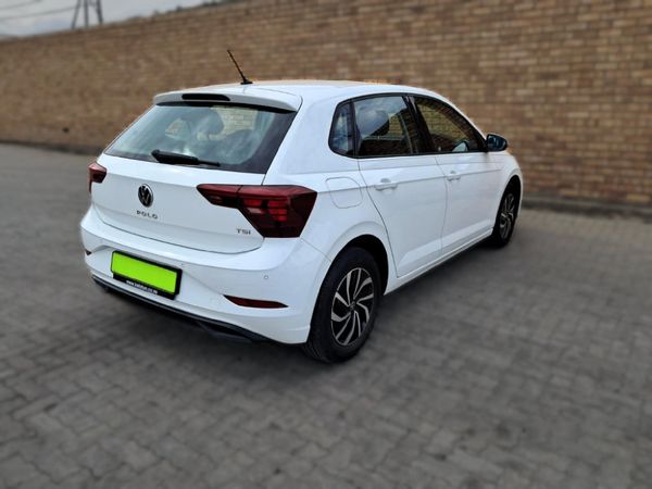 2022-Volkswagen-Polo-10-TSI-Life image:1