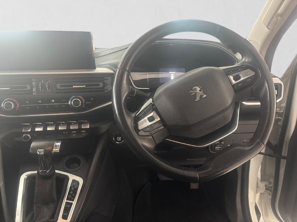 2022-Peugeot-Landtrek-19D-Allure-Double-Cab-Auto image:13
