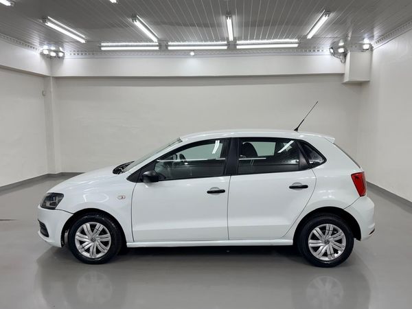 2018-Volkswagen-Polo-Vivo-14-Trendline-5-dr image:4