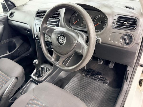 2018-Volkswagen-Polo-Vivo-14-Trendline-5-dr image:6