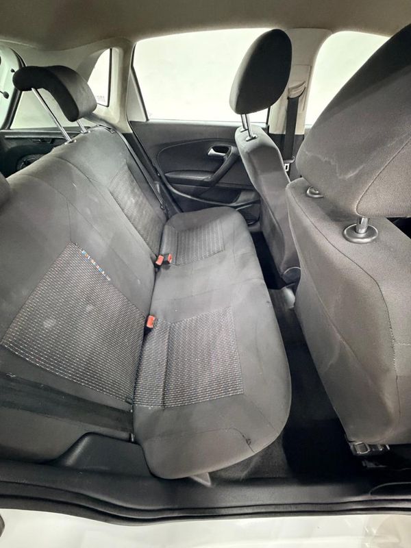 2018-Volkswagen-Polo-Vivo-14-Trendline-5-dr image:8
