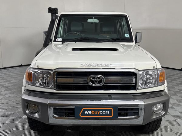 2014-Toyota-Land-Cruiser-76-45-D-V8-Station-Wagon image:15