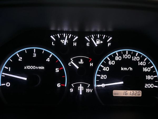 2014-Toyota-Land-Cruiser-76-45-D-V8-Station-Wagon image:2