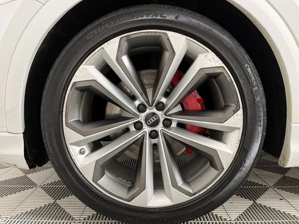 2019-Audi-Q8-45-TDI-quattro-Auto image:7