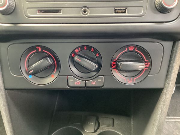 2020-Volkswagen-Polo-Vivo-14-Trendline-5-dr image:11