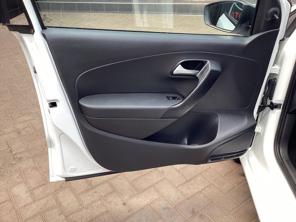 2020-Volkswagen-Polo-Vivo-14-Trendline-5-dr image:15