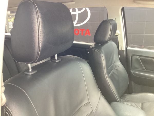 2014-Toyota-Fortuner-30-D-4D-Raised-Body image:13