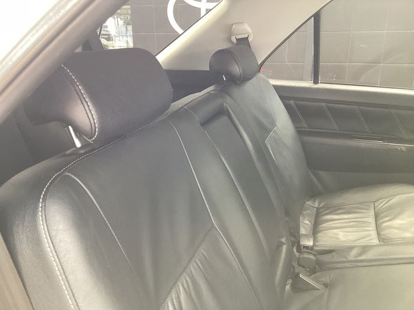 2014-Toyota-Fortuner-30-D-4D-Raised-Body image:14