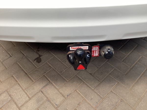 2014-Toyota-Fortuner-30-D-4D-Raised-Body image:23
