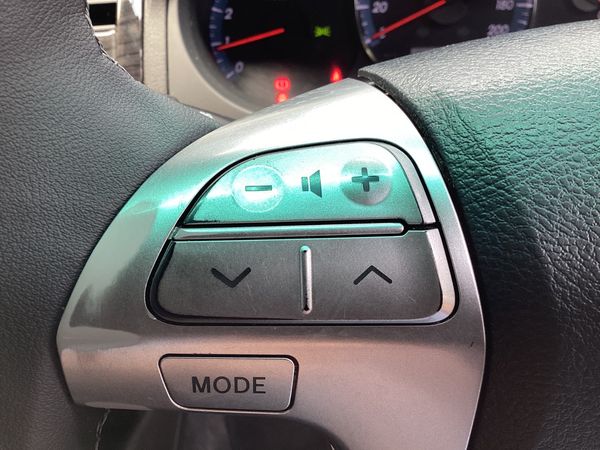 2014-Toyota-Fortuner-30-D-4D-Raised-Body image:8
