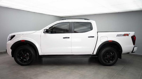 2025-Nissan-Navara-25-DDTi-PRO-2X-Auto-Double-Cab image:2