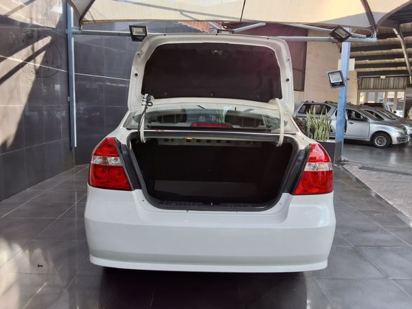 2012-Chevrolet-Aveo-16-L image:9