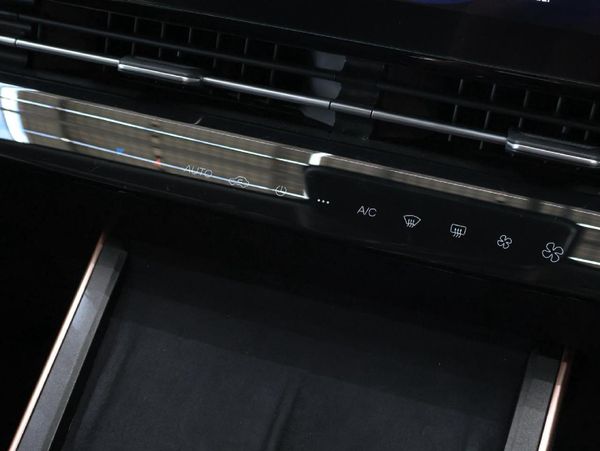 2024-Omoda-C5-15T-Elegance-S image:24