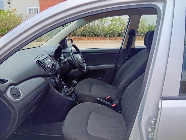 2017-Hyundai-i10-11-GLS-Motion image:7