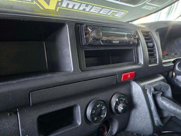 2021-Toyota-Quantum-25-D-4D-Sesfikile-16-seat image:10