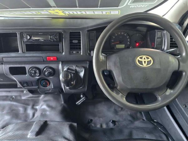 2021-Toyota-Quantum-25-D-4D-Sesfikile-16-seat image:14