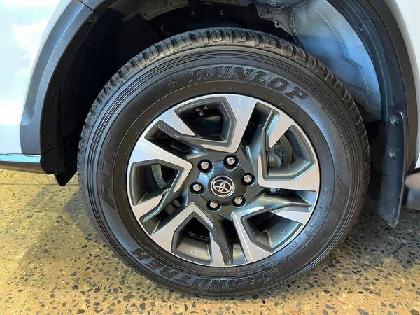 2024-Toyota-Fortuner-28-GD-6-4x4-VX-Auto image:9
