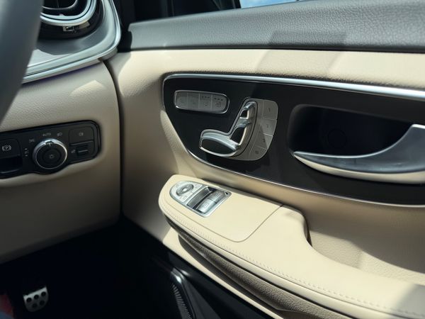 2026-Mercedes-Benz-V-Class-2026-Mercedes-Benz-V300d-Exclusive-Luxury-Spec image:15