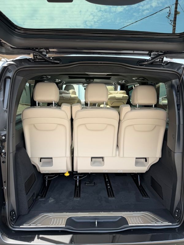 2026-Mercedes-Benz-V-Class-2026-Mercedes-Benz-V300d-Exclusive-Luxury-Spec image:27