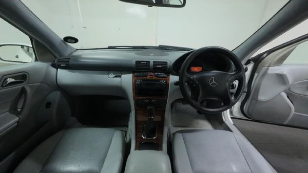 2004-Mercedes-Benz-C-Class-C-200K-Classic-Auto image:12