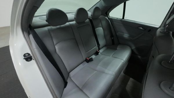 2004-Mercedes-Benz-C-Class-C-200K-Classic-Auto image:14