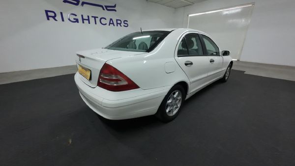 2004-Mercedes-Benz-C-Class-C-200K-Classic-Auto image:3
