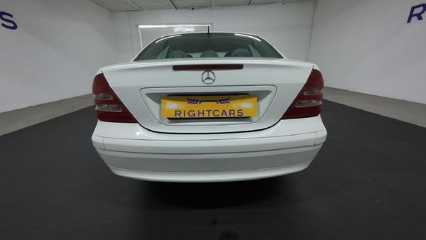 2004-Mercedes-Benz-C-Class-C-200K-Classic-Auto image:4