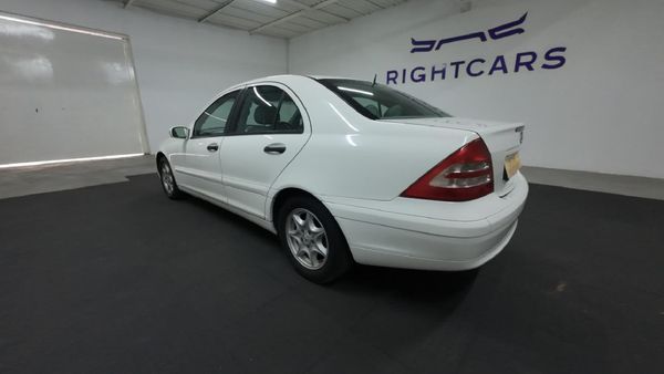 2004-Mercedes-Benz-C-Class-C-200K-Classic-Auto image:5